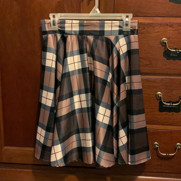 Dresses & Skirts - Light/dark academia brown plaid tartan skirt size M